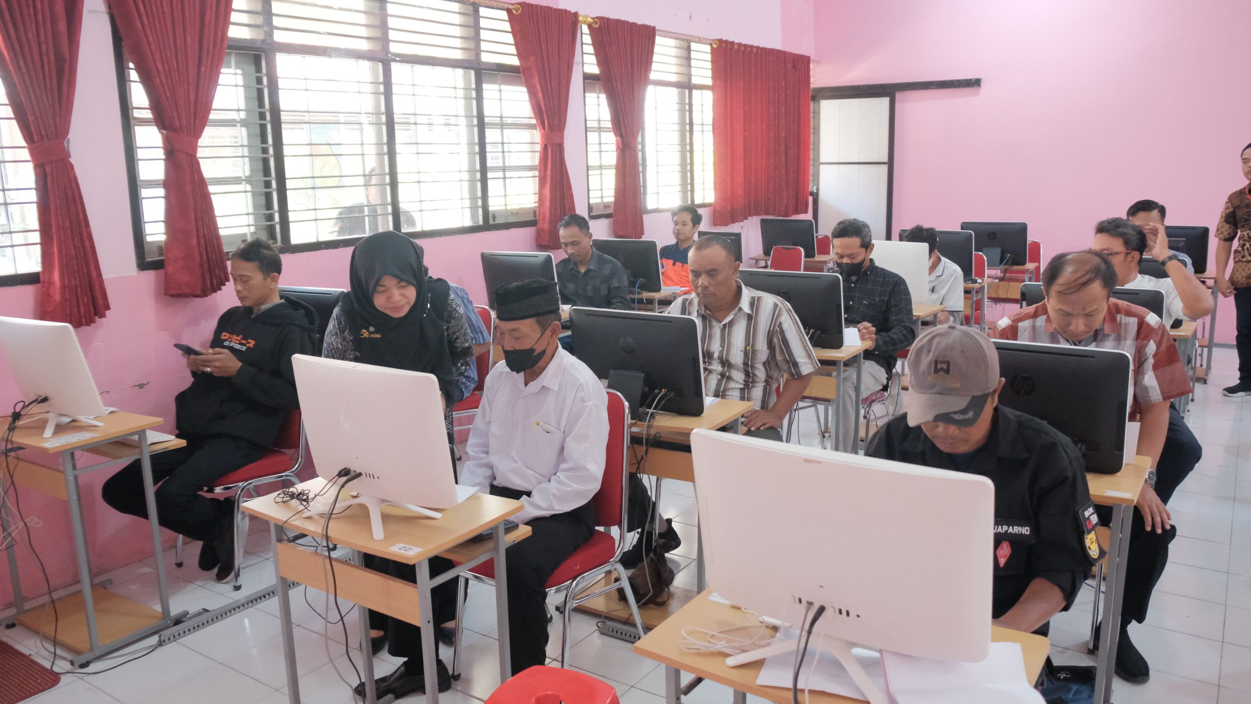 Antusias Peserta Ujian Negara Amatir Radio