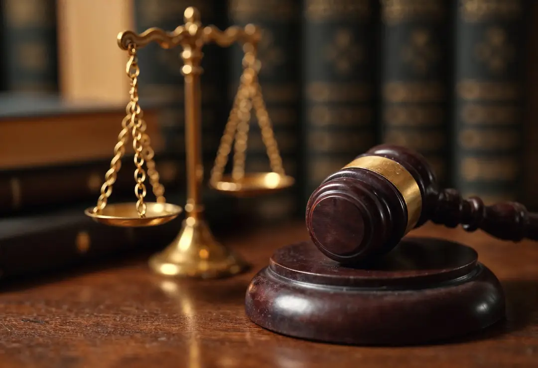 close-up-law-scale (1)