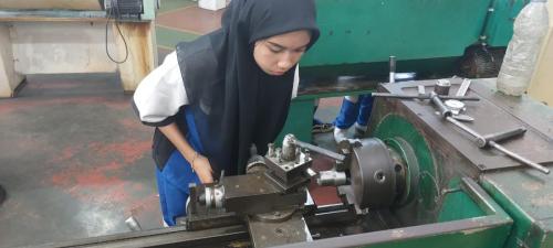 Sarana workshop pelatihan permesinan